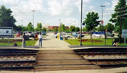 Photo of METRA rail crossing